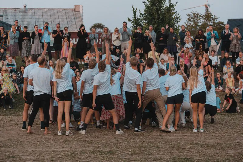 Oure Sommerkurser, dans på Familiehøjskolen, underholdning af instruktører