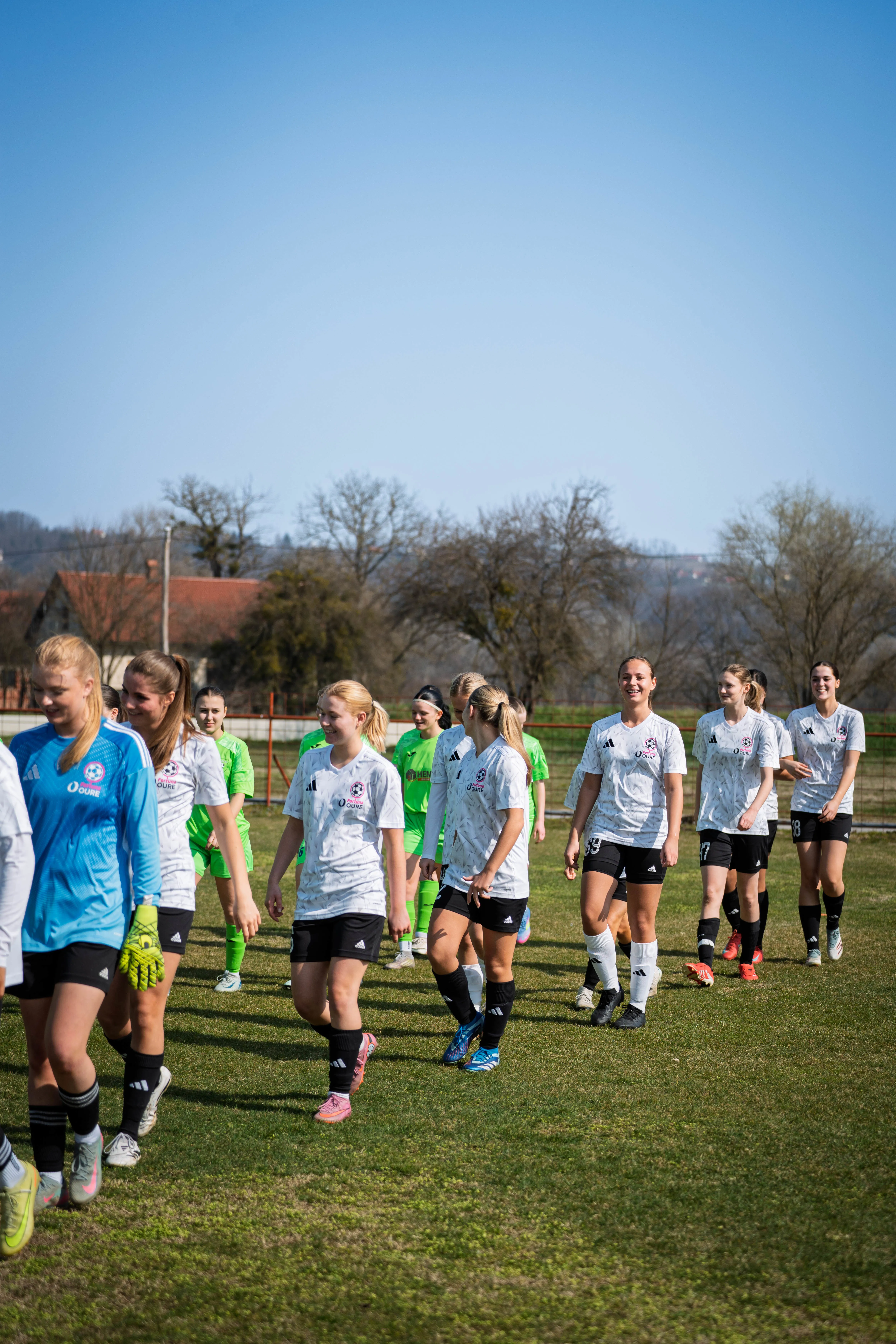 Fodboldpiger klar til kamp - Danmark mod Slovenien