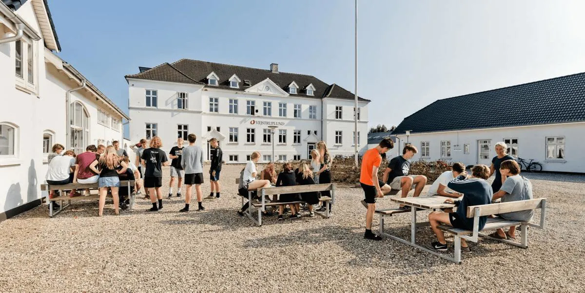 vaerdigrundlag, gymnasie, elever, sol.jpg