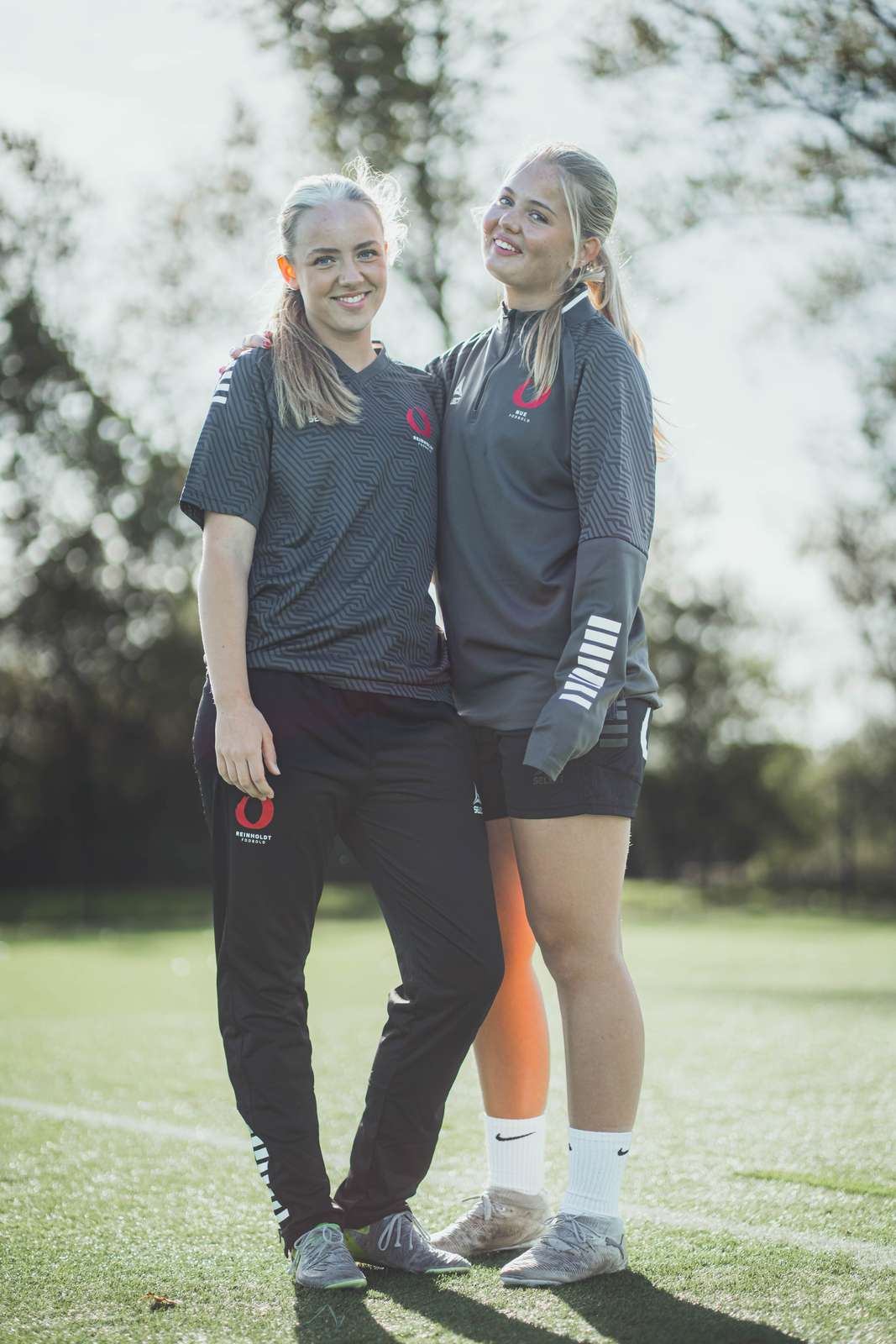 Fodboldpiger Ella og Karla 2026.jpg