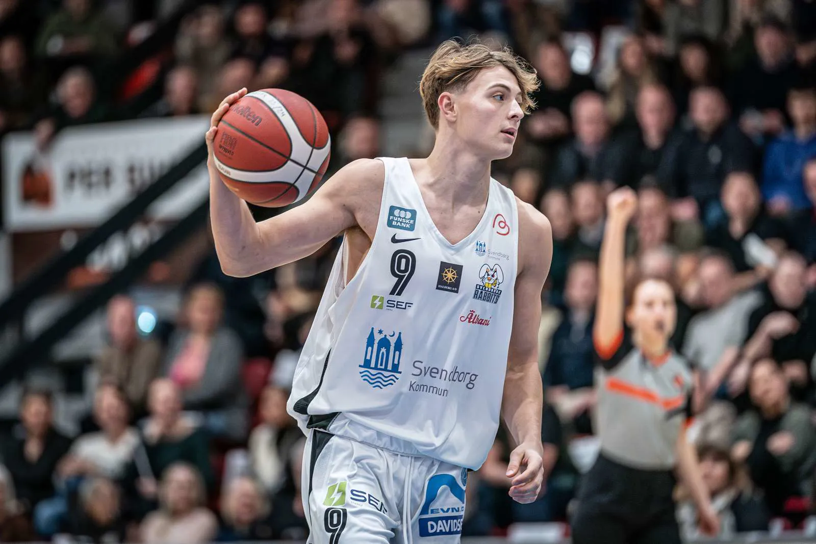 Basketspiller fra rabbits i kamp