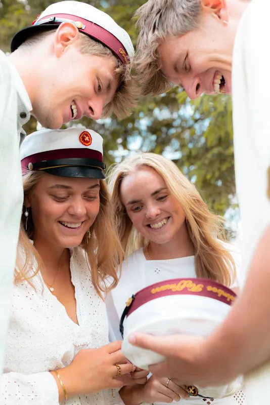Studenter der smiler