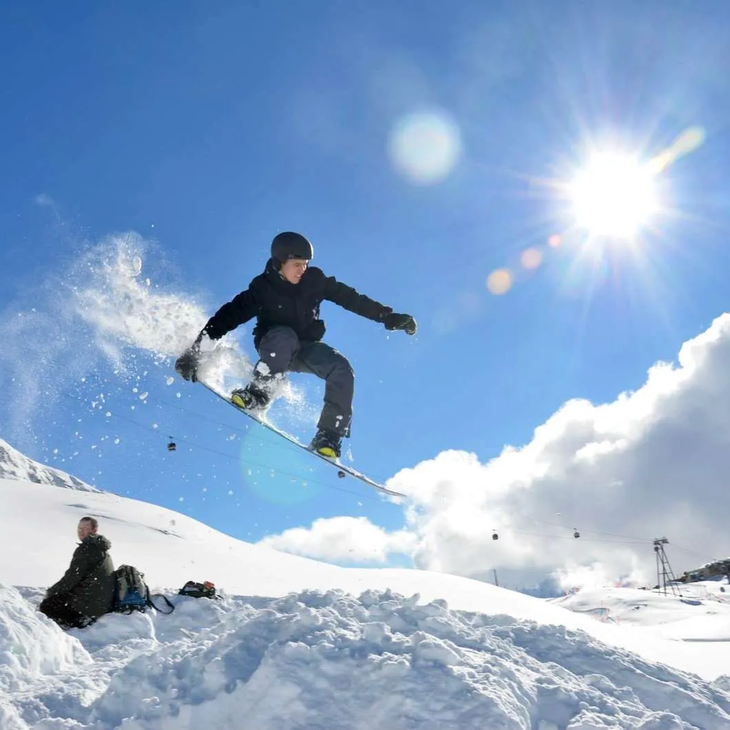 Snowboard og snowboardinstruktør på Oure Idrætshøjskole, Linjefag