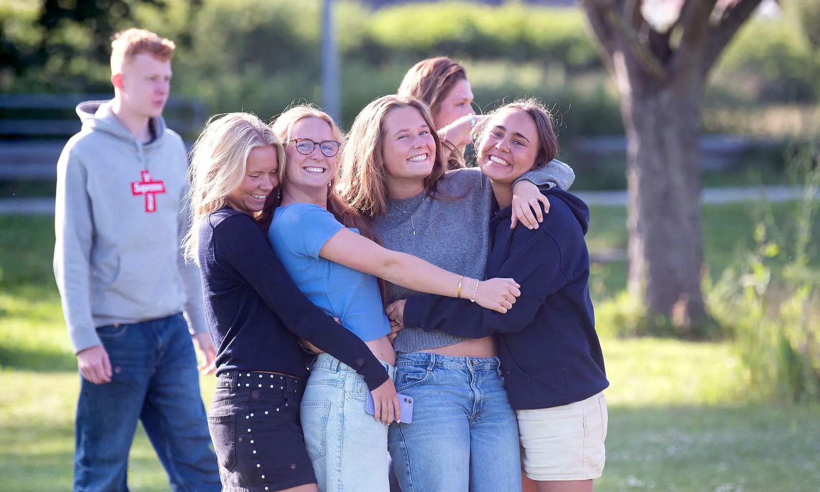 Efterskole_piger_sidste skoledag_stemning_smil.jpg (1)