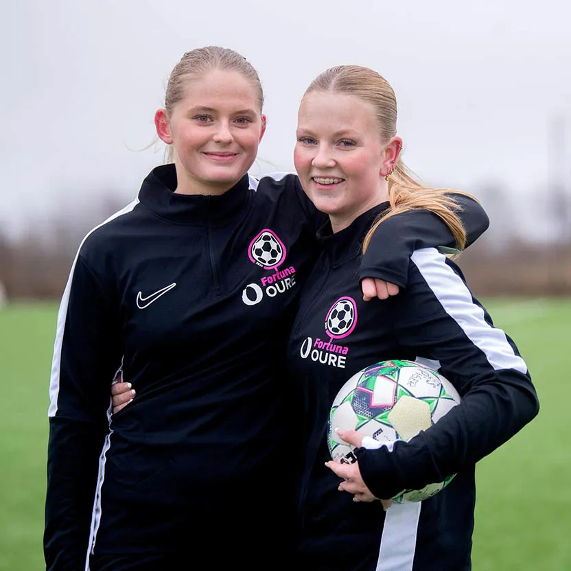 emilie og mona, gym, pigefodbold, fortuna.jpg